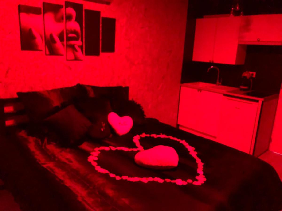 Mini Love Room Jacuzzi Privatif Urimenil ภายนอก รูปภาพ